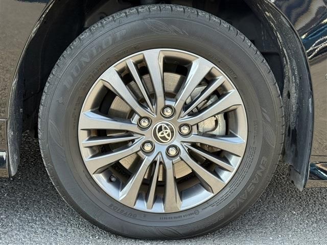 TOYOTA VOXY HYBRID 2022 Image 31