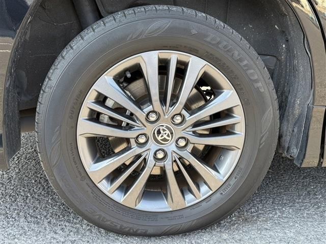 TOYOTA VOXY HYBRID 2022 Image 31