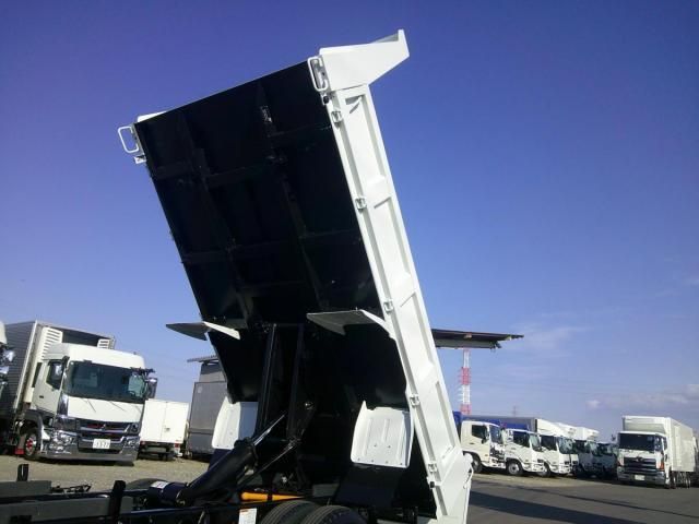 MITSUBISHI CANTER 2025 Image 31