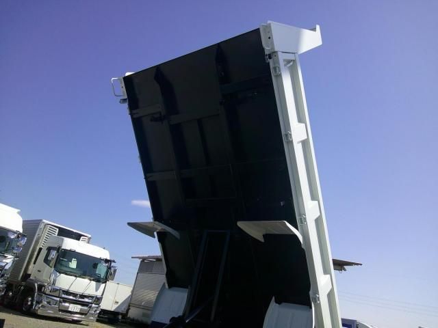 MITSUBISHI CANTER 2025 Image 31