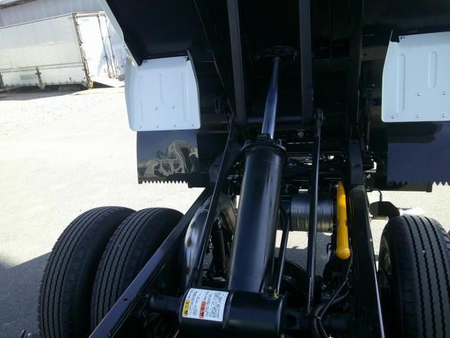 MITSUBISHI CANTER 2025 Image 31