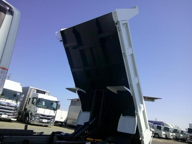 MITSUBISHI CANTER 2025 Image 31