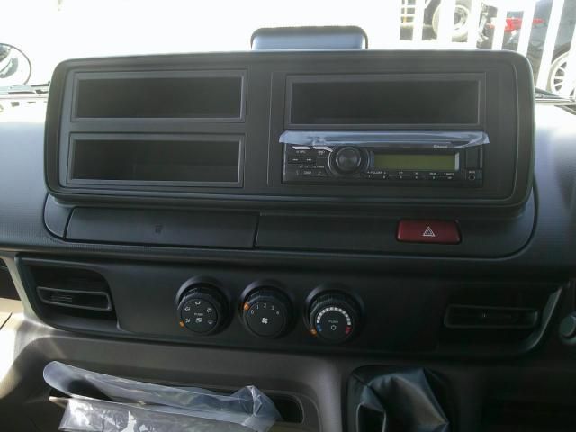 MITSUBISHI CANTER 2025 Image 31