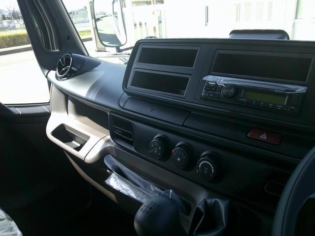 MITSUBISHI CANTER 2025 Image 31