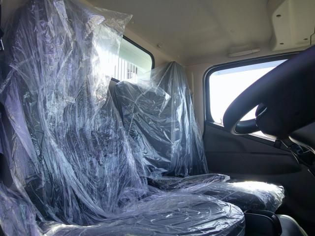 MITSUBISHI CANTER 2025 Image 31