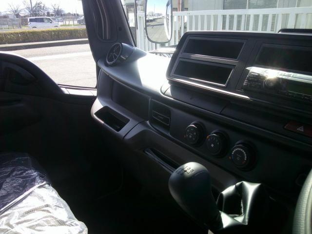 MITSUBISHI CANTER 2025 Image 31