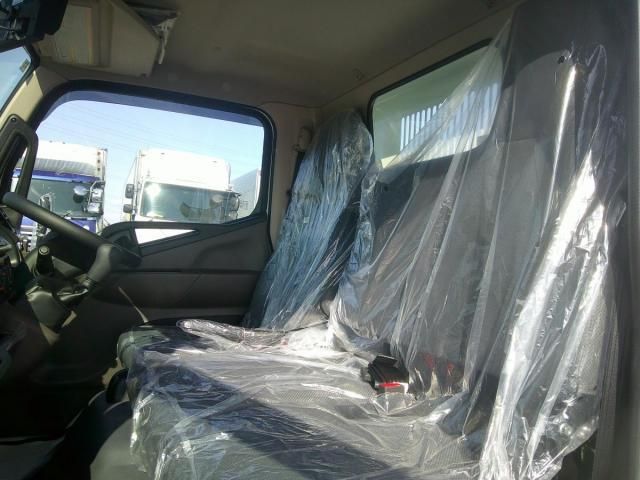 MITSUBISHI CANTER 2025 Image 31