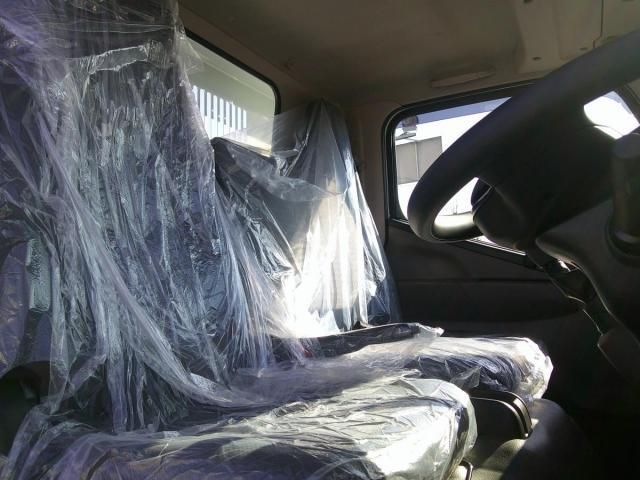 MITSUBISHI CANTER 2025 Image 31