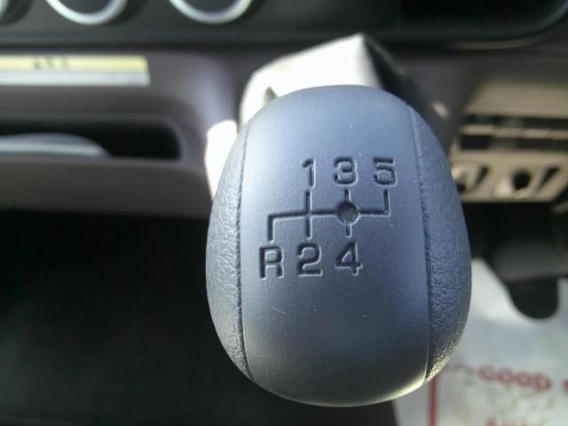 MITSUBISHI CANTER 2025 Image 31