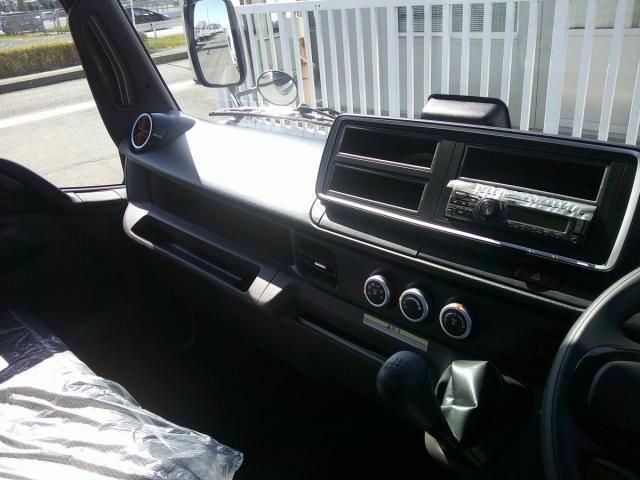 MITSUBISHI CANTER 2025 Image 31