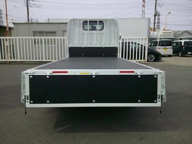 MITSUBISHI CANTER 2025 Image 31