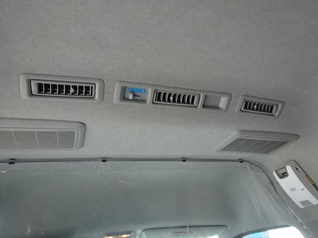 TOYOTA HIACE 2017 Image 31