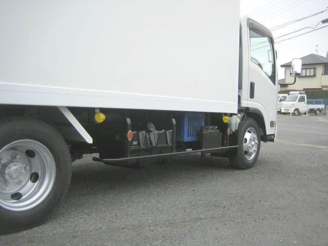ISUZU ELF 2016 Image 31