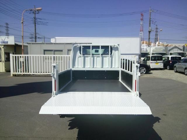 MITSUBISHI CANTER 2025 Image 31