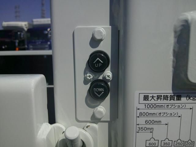 MITSUBISHI CANTER 2025 Image 31