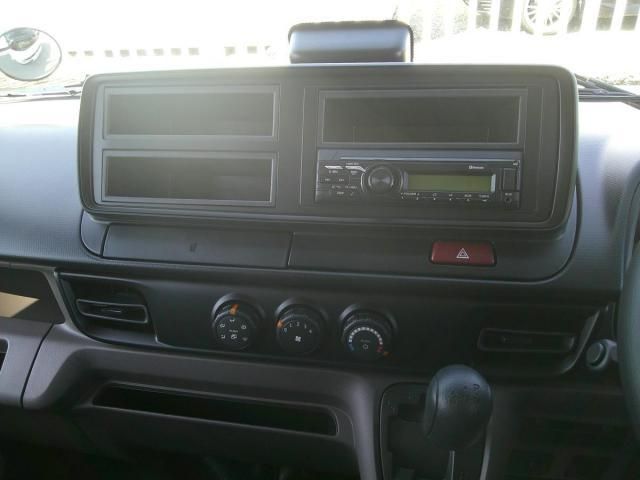 MITSUBISHI CANTER 2025 Image 31