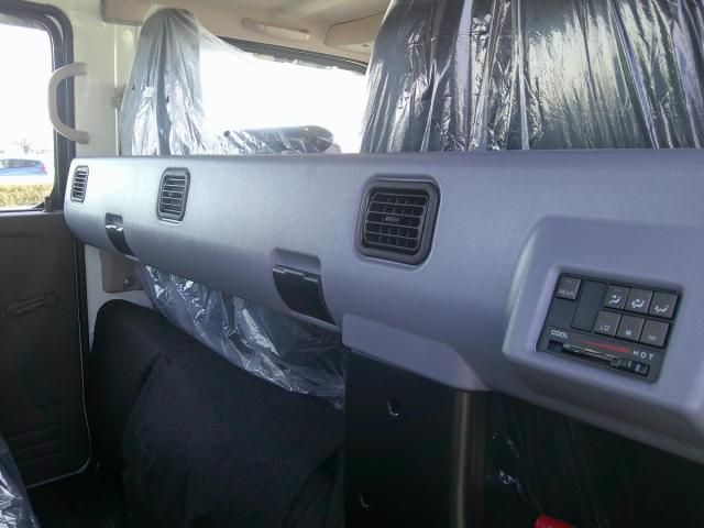 MITSUBISHI CANTER 2025 Image 31