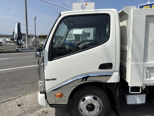 HINO DUTRO 2016 Image 31