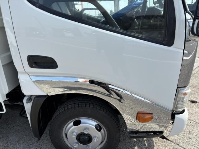 HINO DUTRO 2016 Image 31