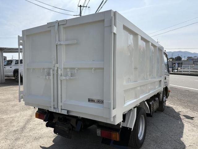 HINO DUTRO 2016 Image 31