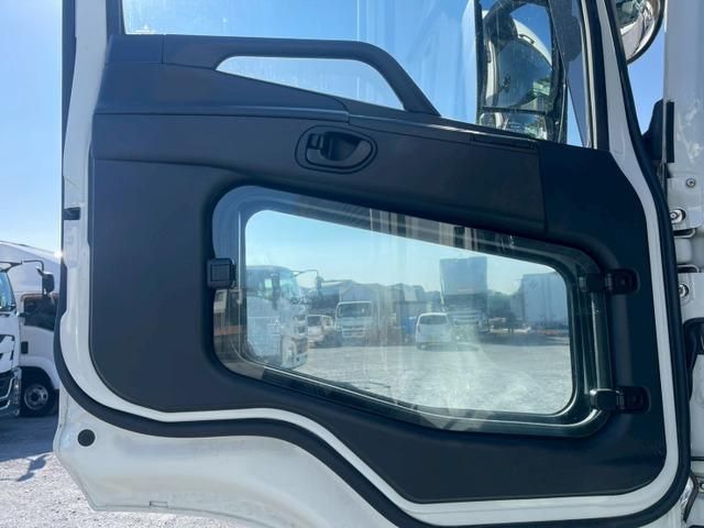 MITSUBISHI FUSOU SUPER GREAT 2024 Image 31