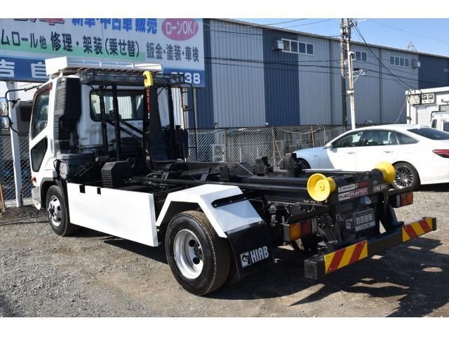 MITSUBISHI FUSOU FIGHTER 2016 Image 31