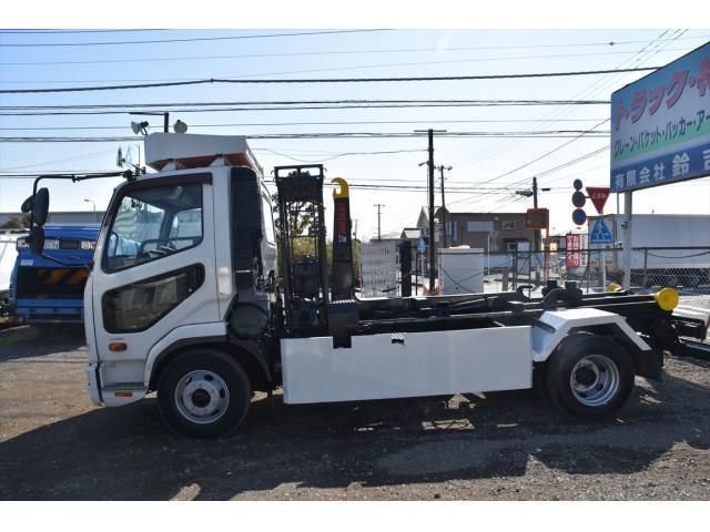 MITSUBISHI FUSOU FIGHTER 2016 Image 31