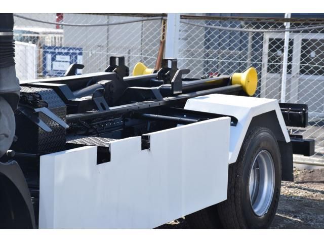 MITSUBISHI FUSOU FIGHTER 2016 Image 31