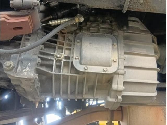 HINO PROFIA 2004 Image 31