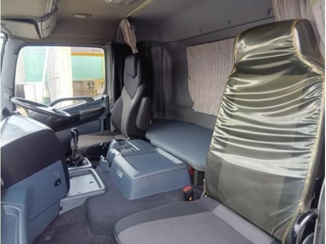 HINO PROFIA 2004 Image 31