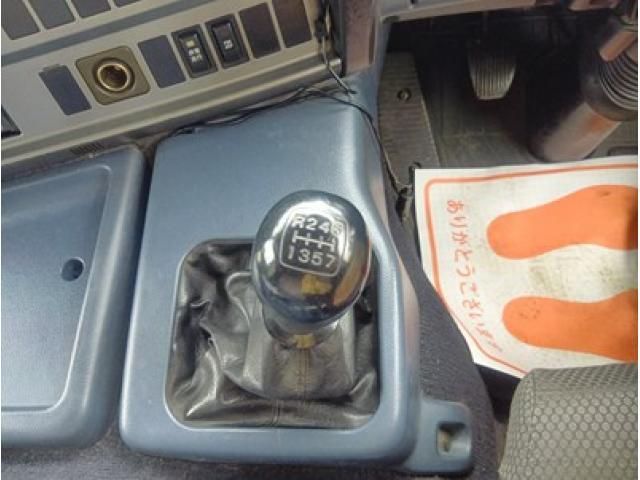 HINO PROFIA 2004 Image 31