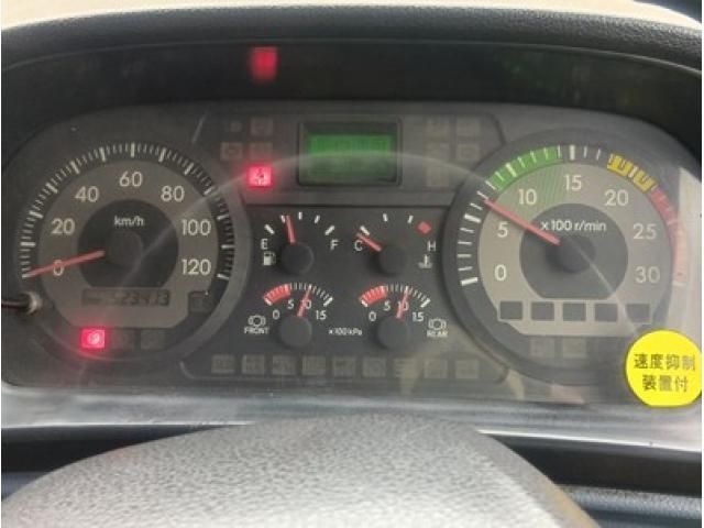 HINO PROFIA 2004 Image 31