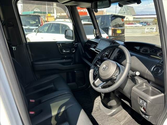 HONDA N BOX CUSTOM 2021 Image 31