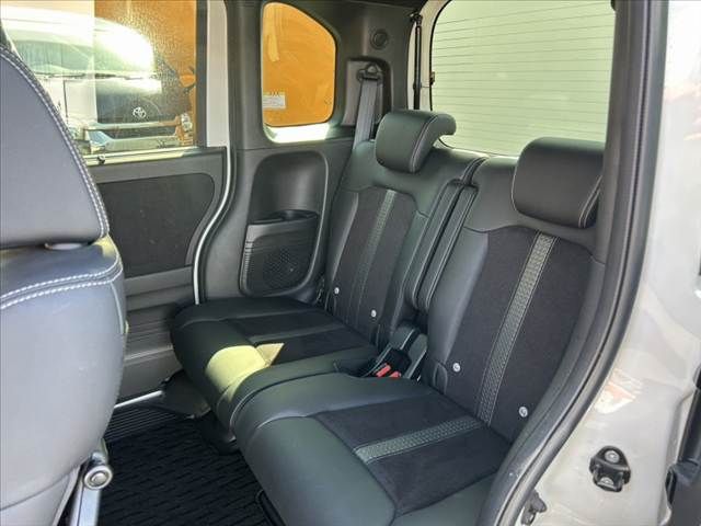 HONDA N BOX CUSTOM 2021 Image 31