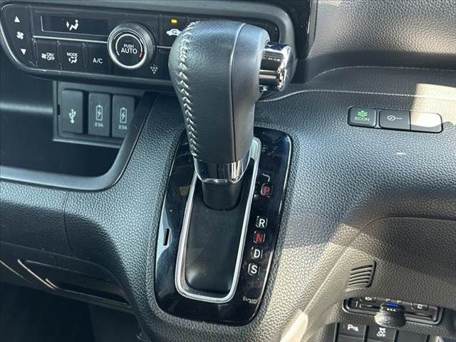 HONDA N BOX CUSTOM 2021 Image 31