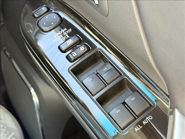 TOYOTA VELLFIRE 2013 Image 31