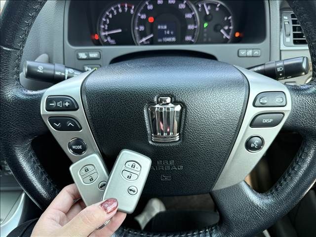 TOYOTA CROWN SEDAN 2011 Image 31