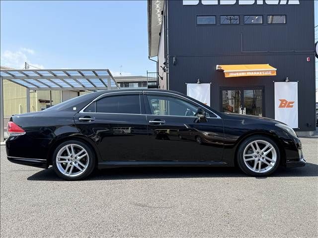 TOYOTA CROWN SEDAN 2011 Image 31