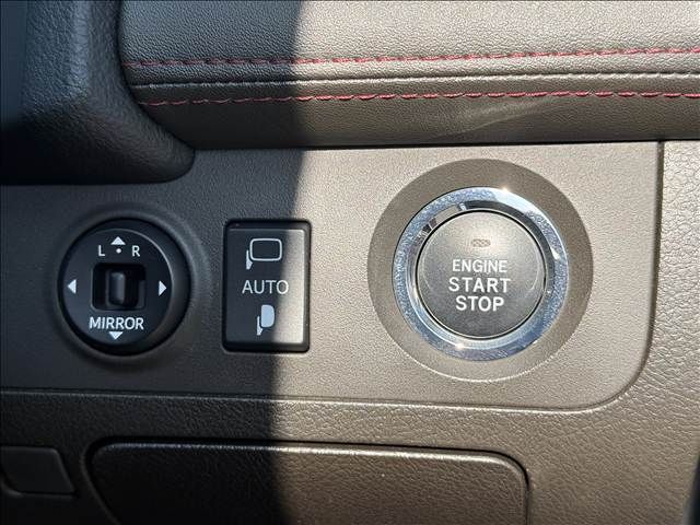 TOYOTA CROWN SEDAN 2011 Image 31