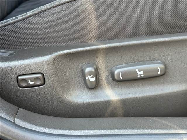 TOYOTA CROWN SEDAN 2011 Image 31