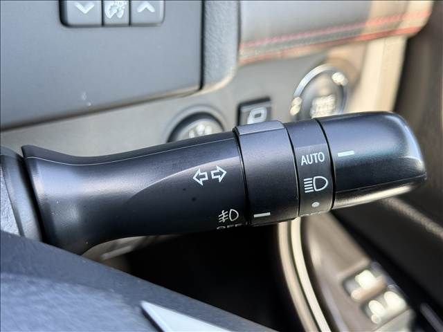 TOYOTA CROWN SEDAN 2011 Image 31