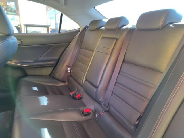 TOYOTA LEXUS IS250 2013 Image 31