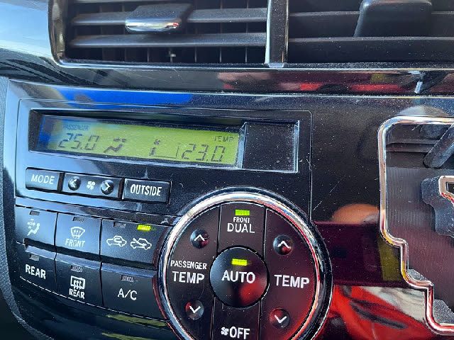 TOYOTA ESTIMA 2013 Image 31