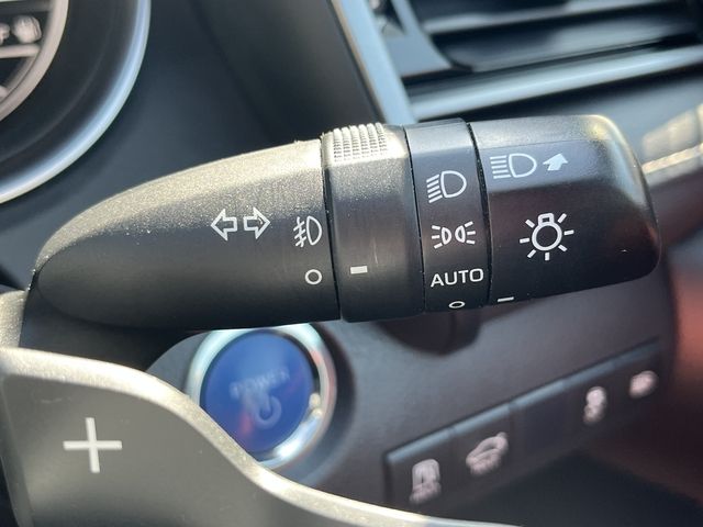 TOYOTA CAMRY HYBRID 2020 Image 31