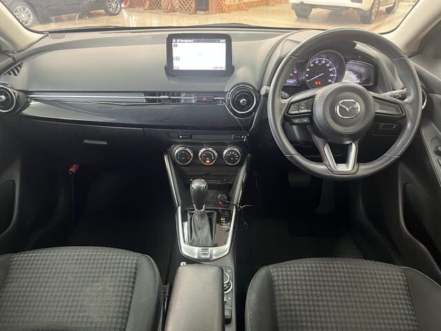 MAZDA DEMIO 2016 Image 31