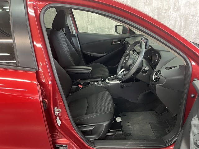 MAZDA DEMIO 2016 Image 31