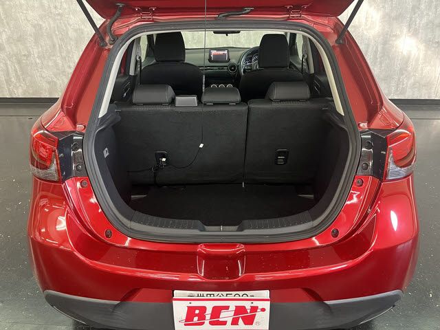 MAZDA DEMIO 2016 Image 31