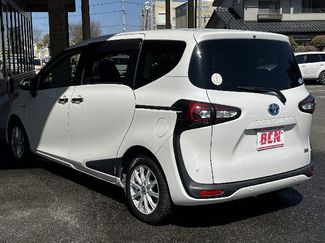TOYOTA SIENTA HYBRID 2020 Image 31