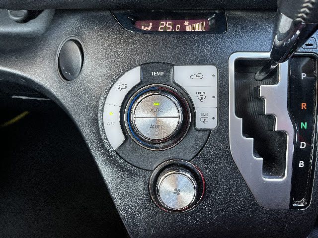 TOYOTA SIENTA HYBRID 2020 Image 31