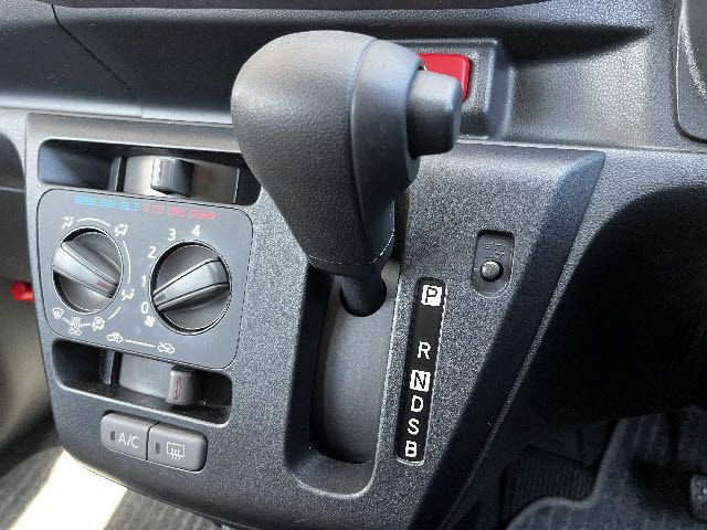 DAIHATSU MIRA E:S 2019 Image 31